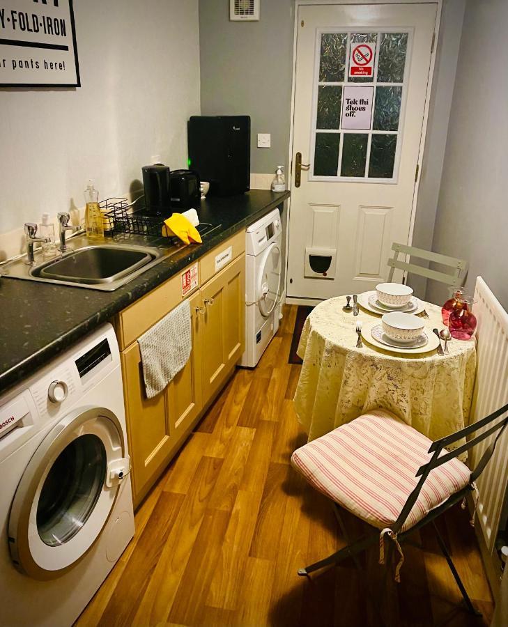 Modern Ground Floor Apartment With Free Parking Very Near Centre リポン エクステリア 写真